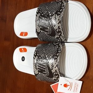 Snake print Nike Slides